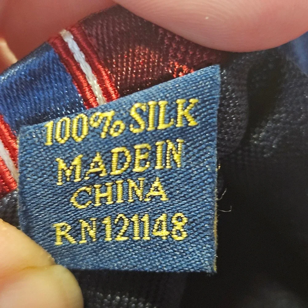 Club Room Mens Silk Necktie Burgundy Red Navy Blue Striped Classic Tie‎